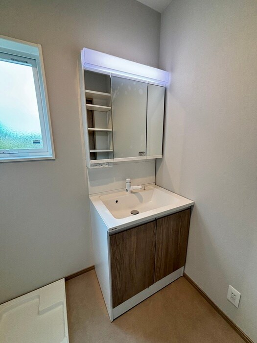 物件内観写真12　(洗面)