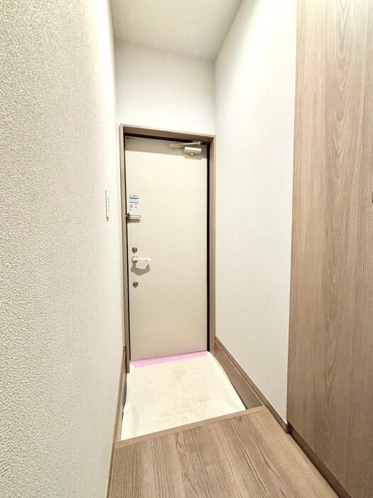 物件内観写真18　(玄関)