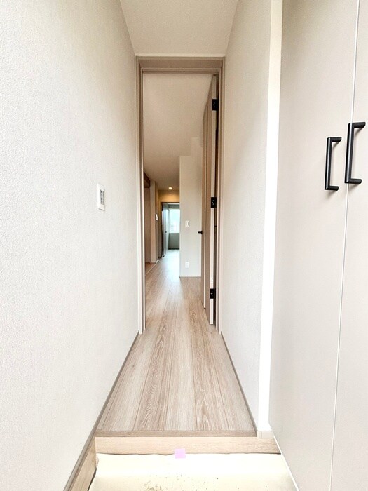 物件内観写真20　(廊下)