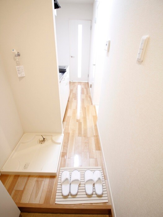 物件内観写真16　(廊下)