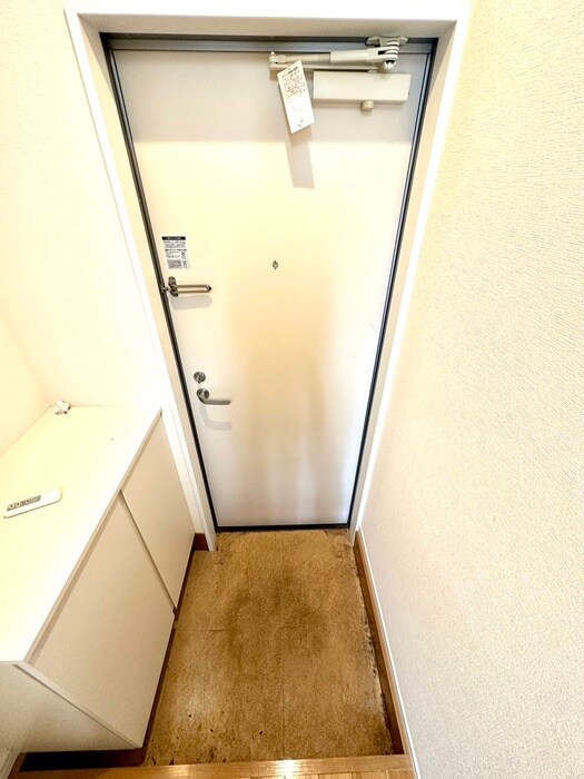 物件内観写真17　(玄関)