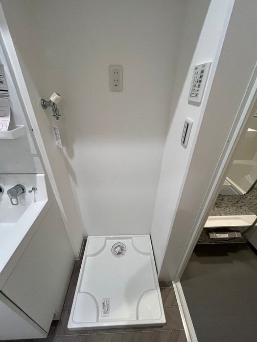 物件内観写真13　(洗濯機置場)