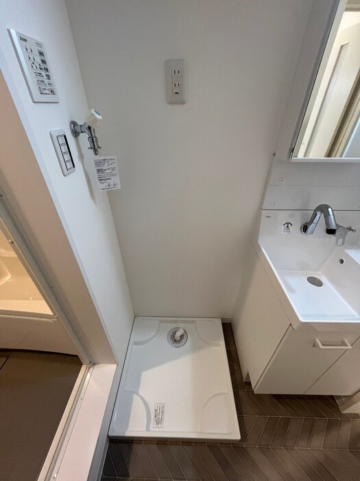 物件内観写真13　(洗濯機置場)