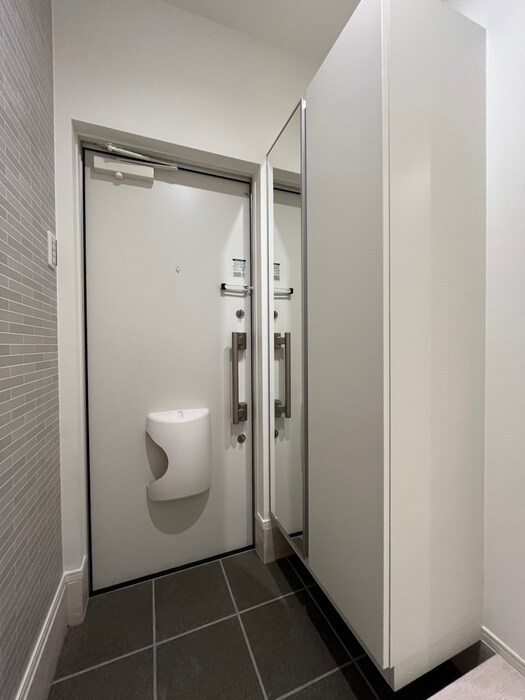 物件内観写真16　(玄関)