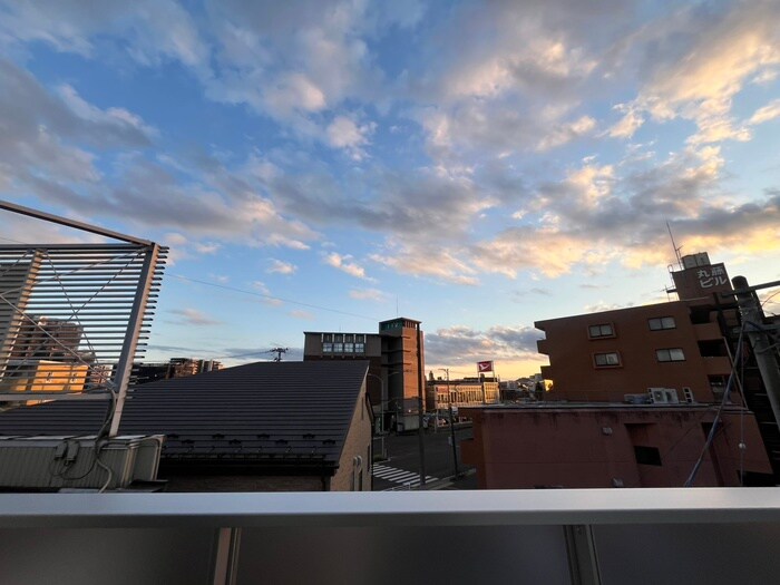 物件内観写真22　(室内からの展望)