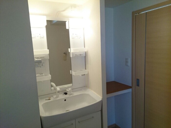 物件内観写真10　(洗面)