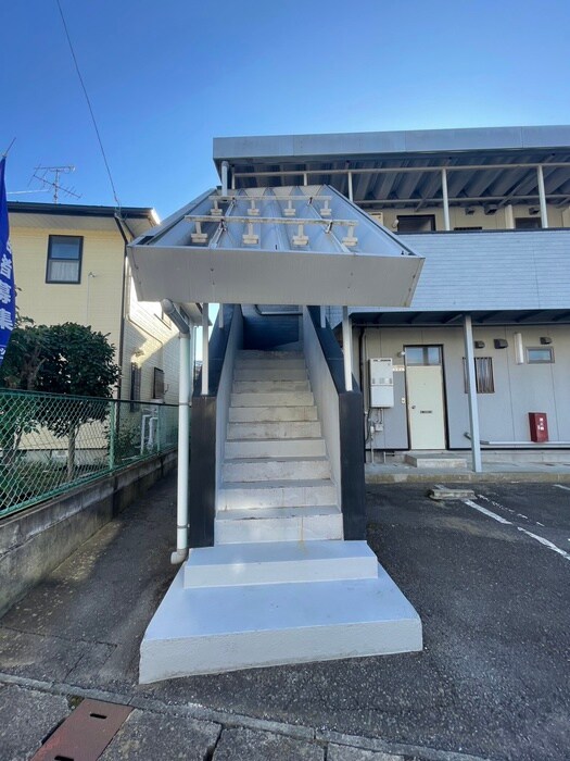 物件外観写真5　(エントランス部分)