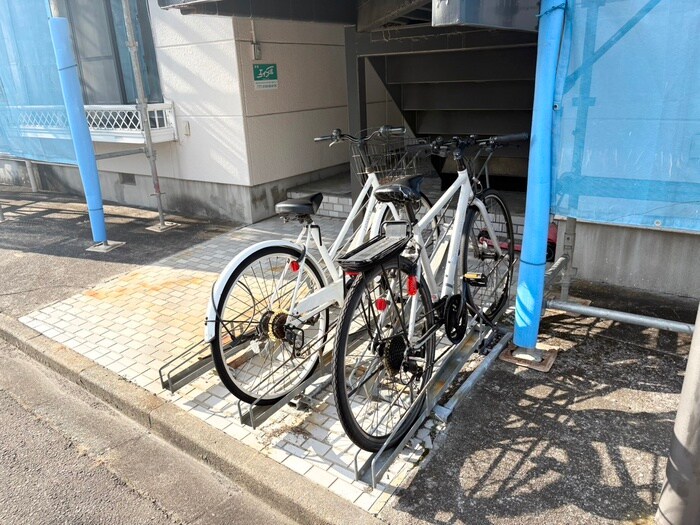 物件外観写真6　(駐輪場)