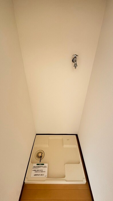 物件内観写真14　(洗濯機置場)