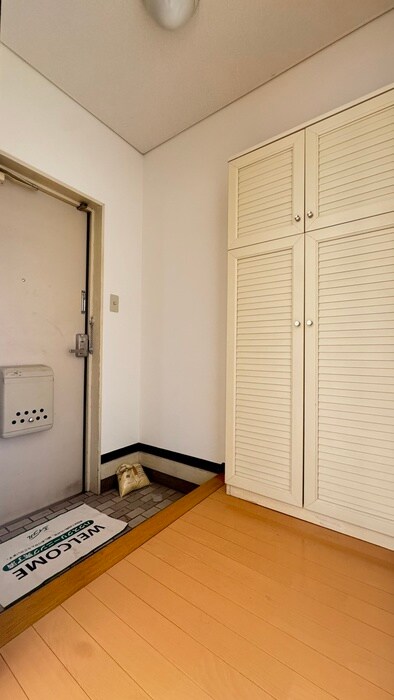 物件内観写真17　(玄関)