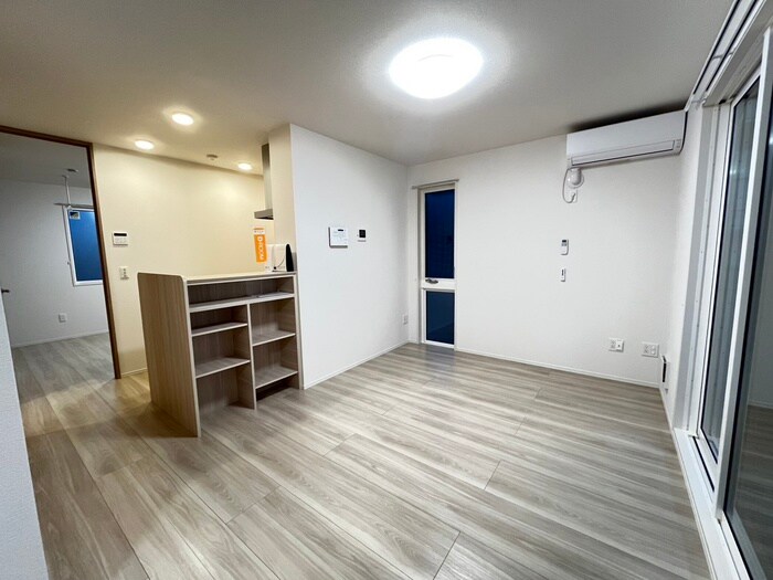 物件内観写真2　(居室)