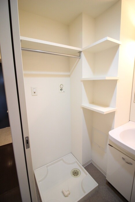 物件内観写真15　(洗濯機置場)