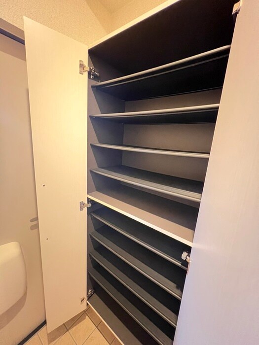 物件内観写真11　(収納)