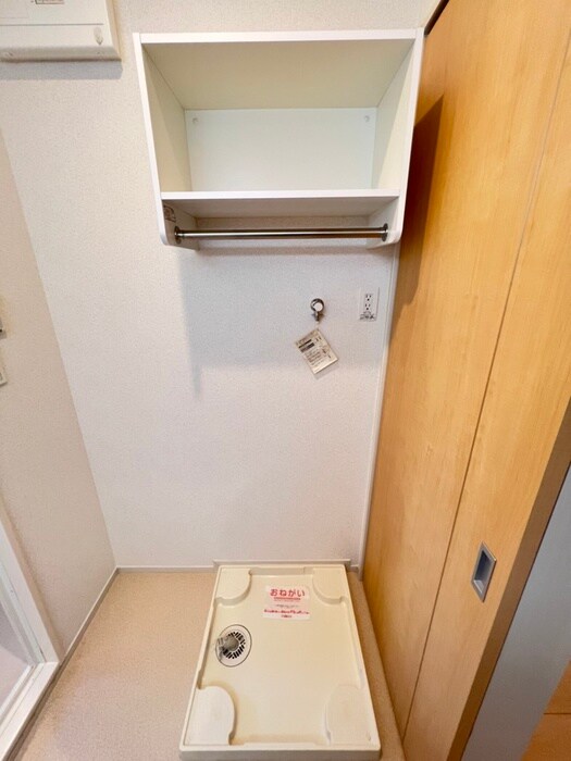 物件内観写真16　(洗濯機置場)