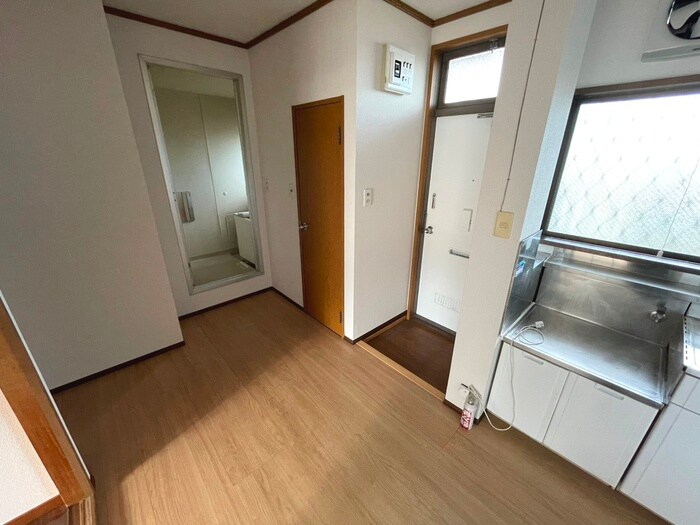 物件内観写真19　(玄関)