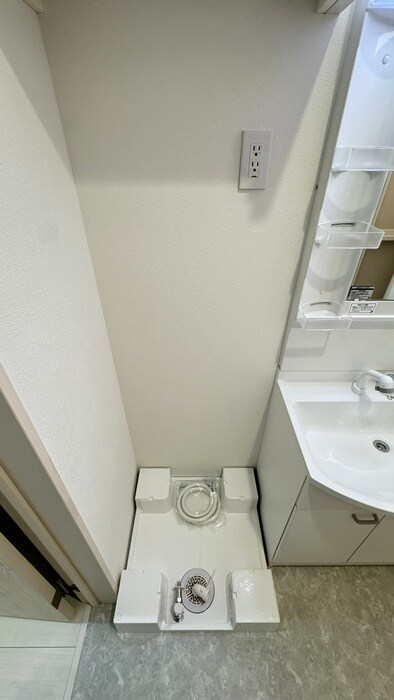 物件内観写真14　(洗濯機置場)