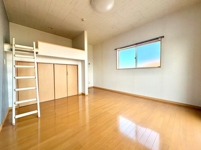 物件内観写真8　(居室)