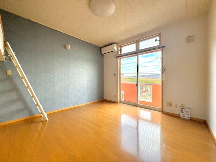 物件内観写真9　(居室)