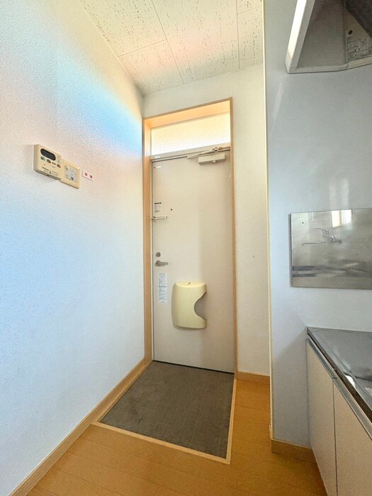 物件内観写真17　(玄関)