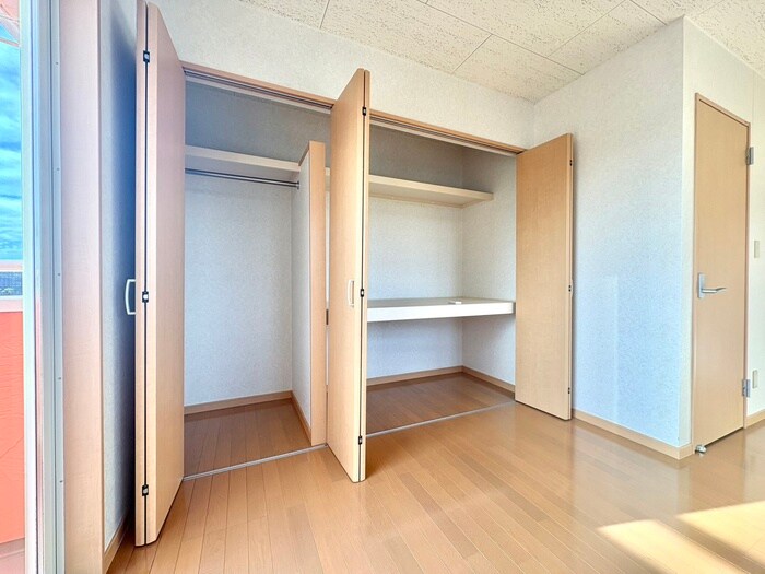 物件内観写真12　(収納)