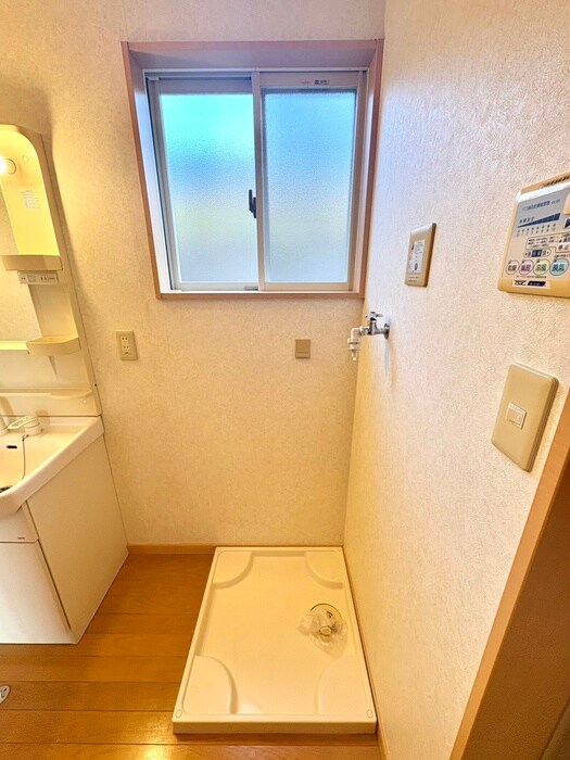 物件内観写真17　(洗濯機置場)