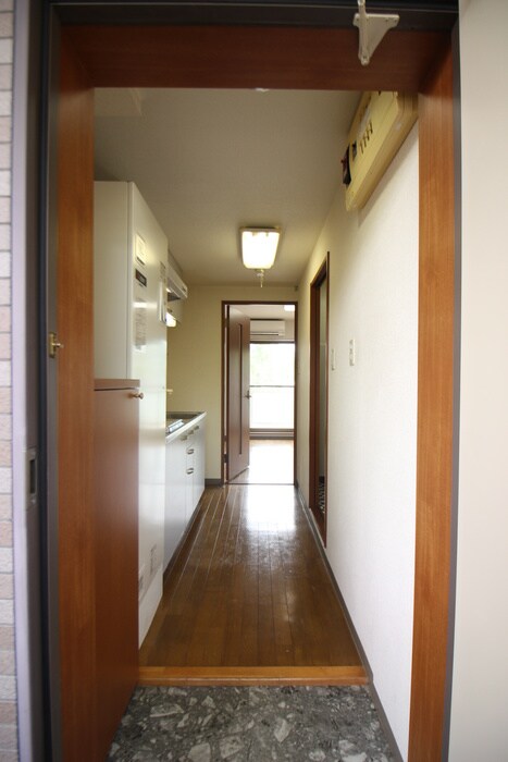 物件内観写真13　(玄関)