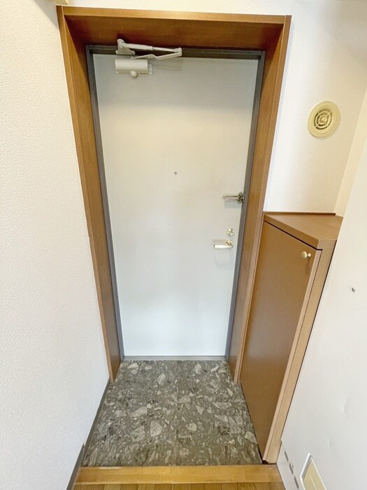 物件内観写真18　(玄関)