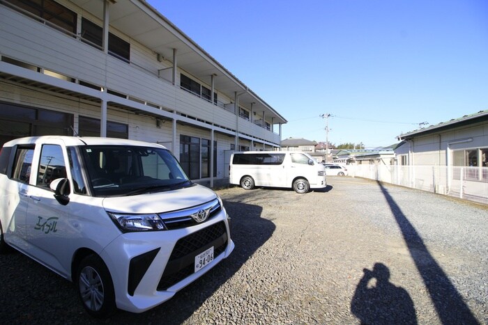 物件外観写真2　(駐車場)