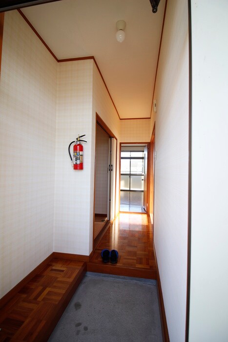 物件内観写真18　(廊下)