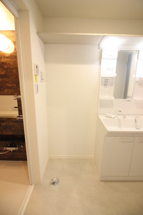 物件内観写真12　(洗濯機置場)
