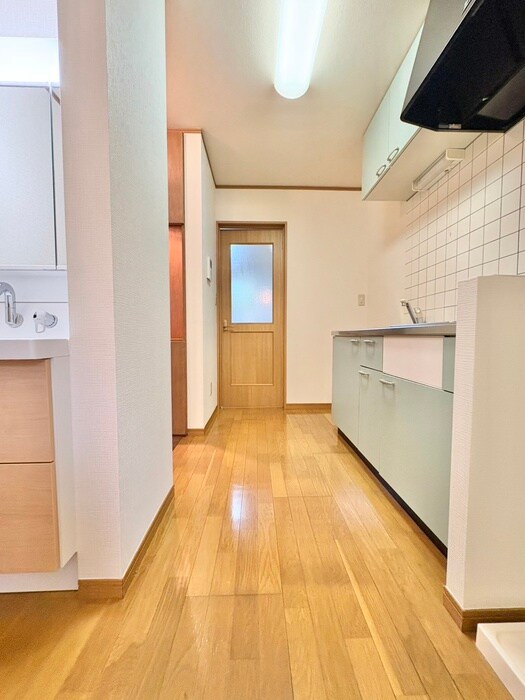 物件内観写真12　(廊下)