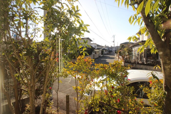 物件内観写真15　(室内からの展望)