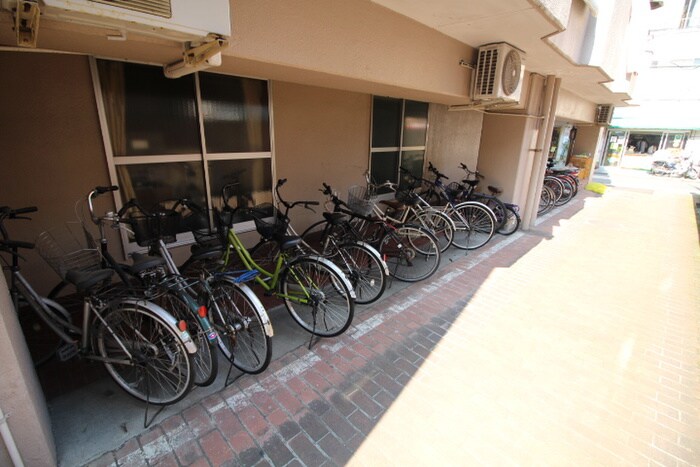 物件外観写真6　(駐輪場)