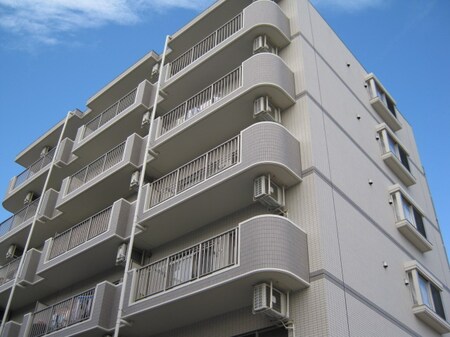 パルテノン新田東外観写真