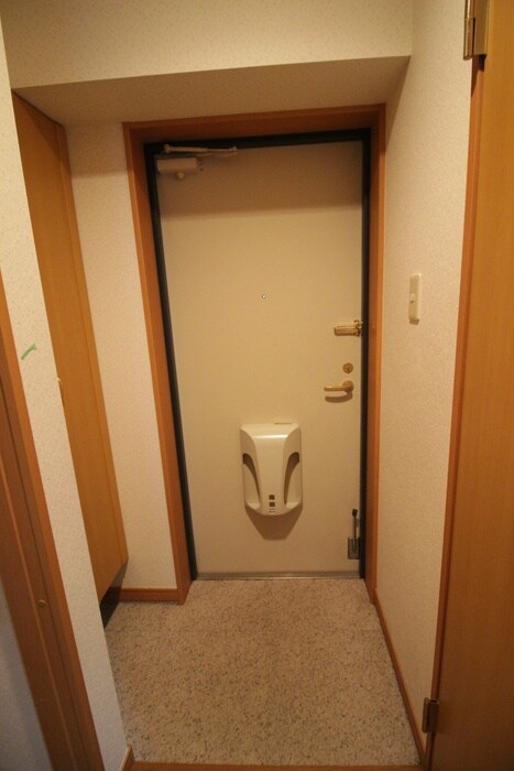 物件内観写真12　(玄関)