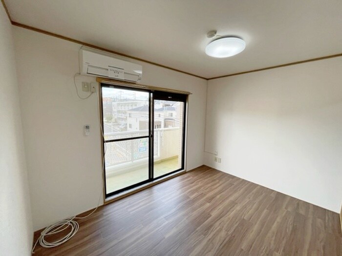 物件内観写真9　(居室)