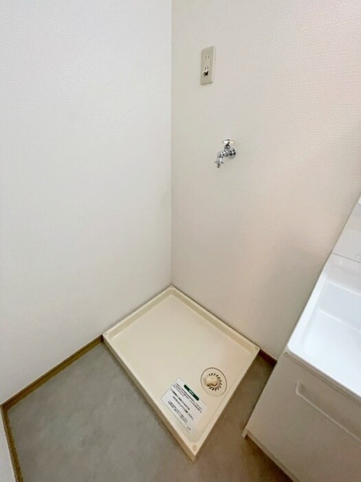 物件内観写真13　(洗濯機置場)