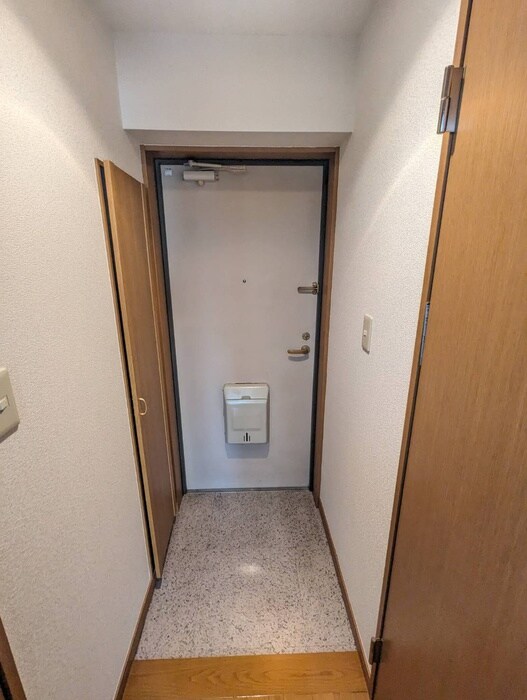 物件内観写真22　(玄関)