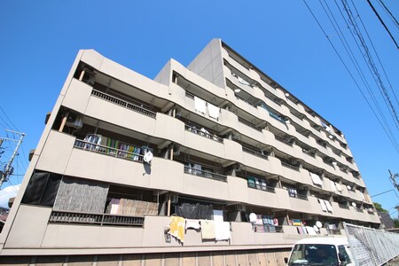 ファーストハイツ高嶺外観写真