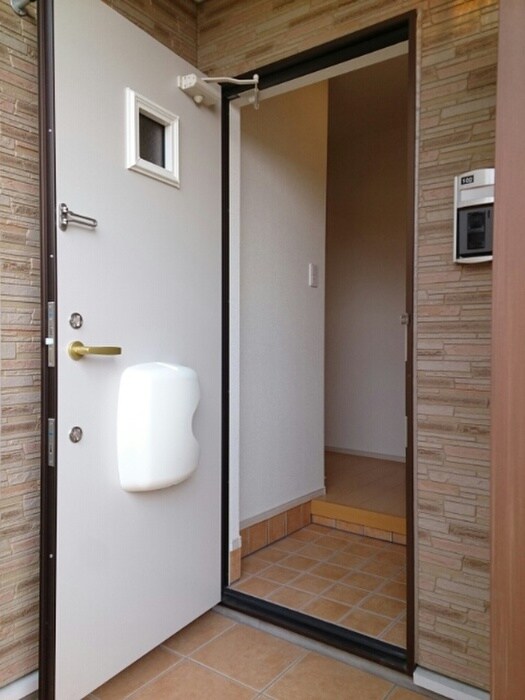 物件内観写真16　(玄関)