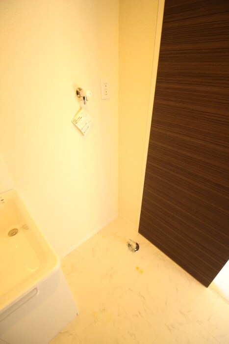 物件内観写真12　(洗濯機置場)