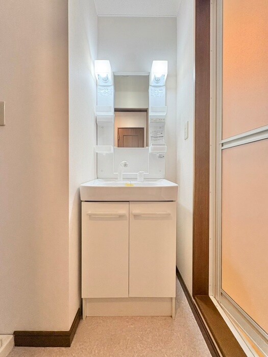 物件内観写真11　(洗面)