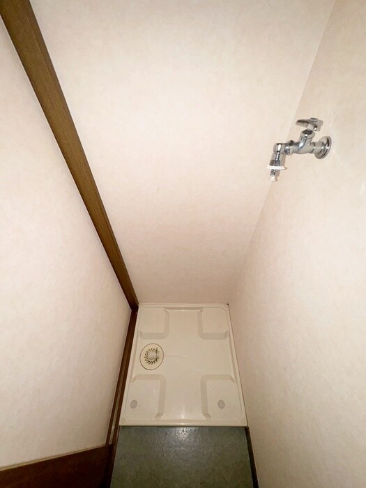物件内観写真12　(洗濯機置場)