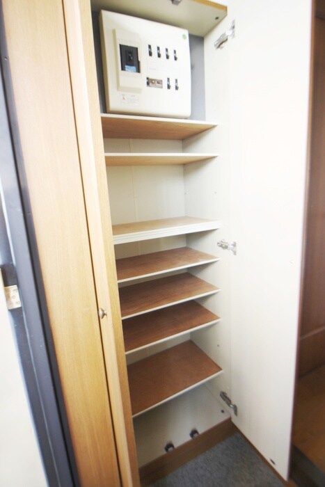 物件内観写真15　(靴箱)