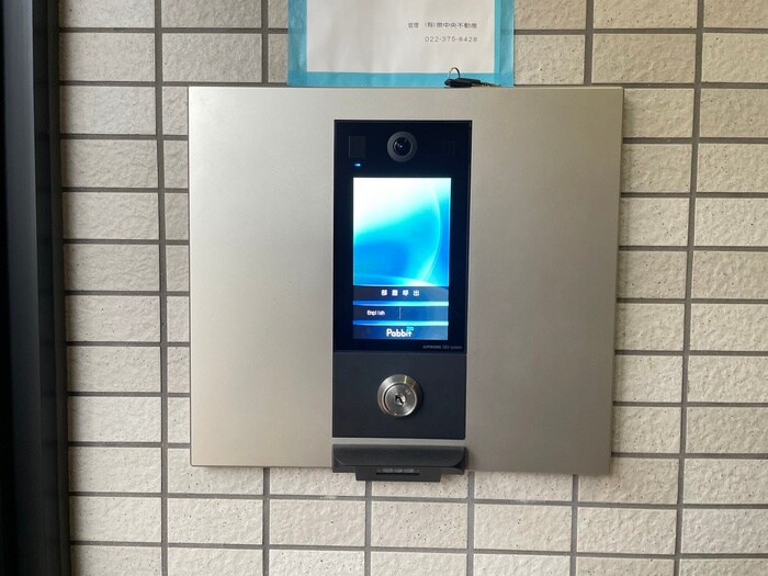 物件外観写真3　(エントランス部分)