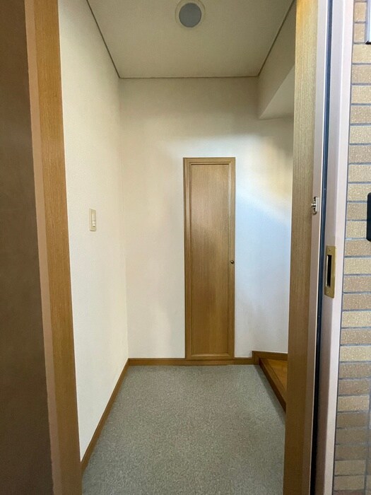 物件内観写真17　(玄関)