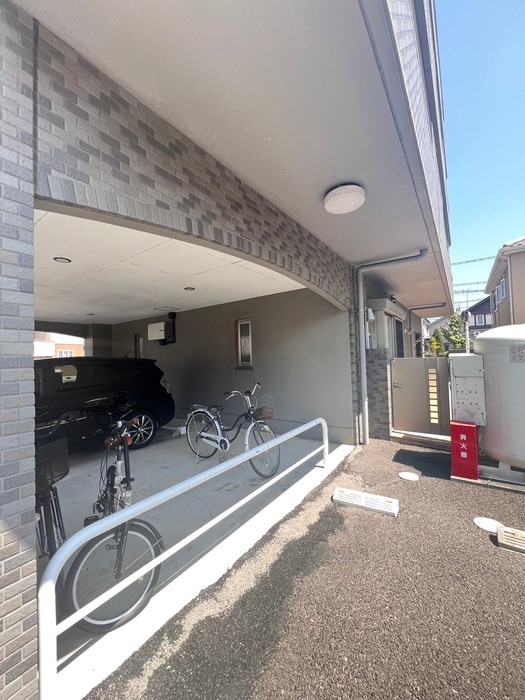 物件外観写真6　(駐輪場)