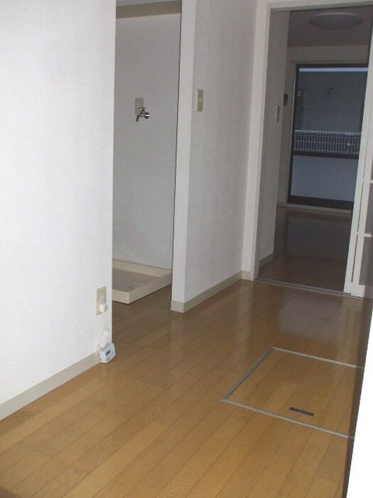 物件内観写真10　(廊下)