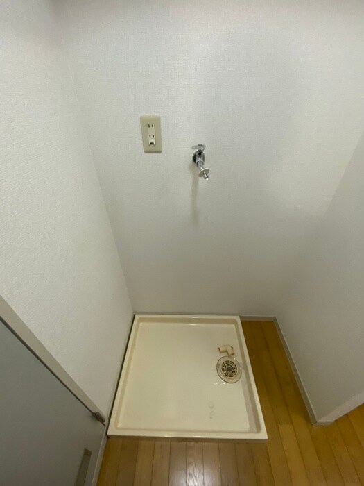 物件内観写真14　(洗濯機置場)