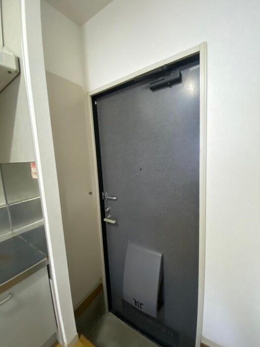 物件内観写真17　(玄関)